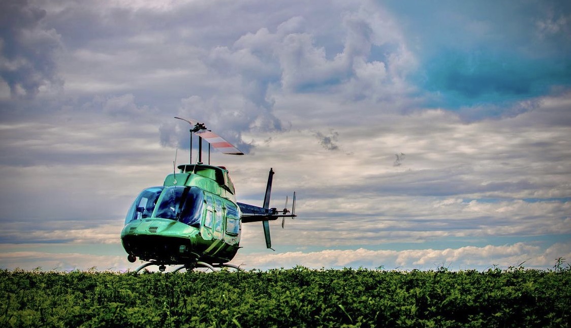 Héli Mistral Service hélicoptère Bell 206 L (vert)